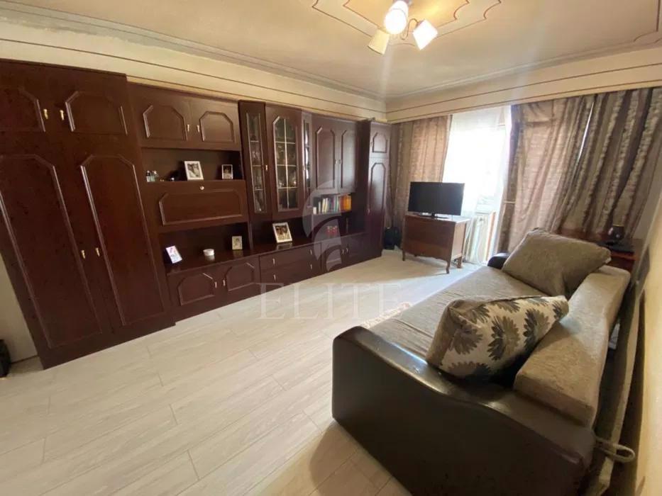 Apartament 3 camere în zona NICOLAE TITULESCU-1016764