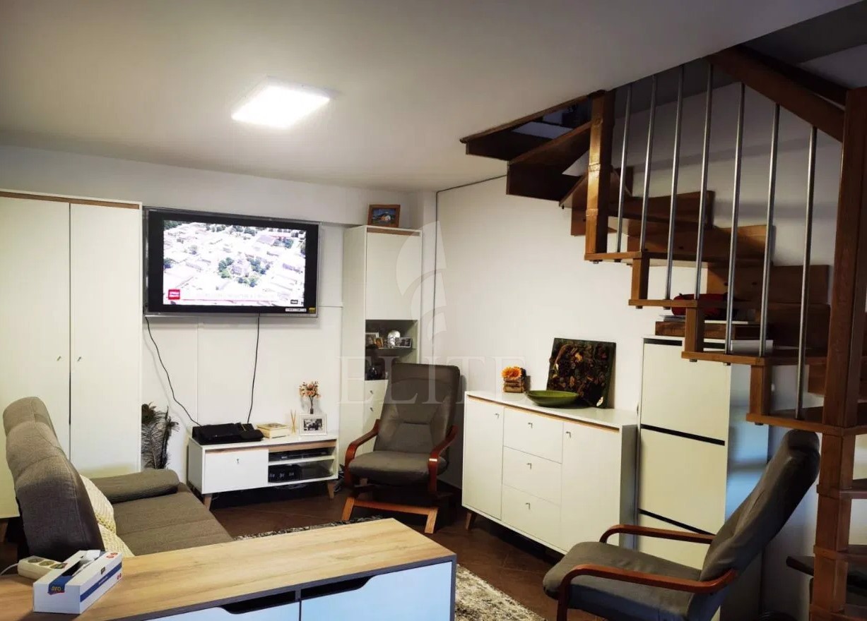 Apartament 3 camere în zona COLINA-1023710