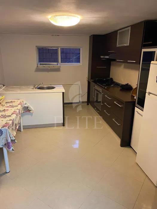 Apartament 3 camere în zona ZORILOR-1027424