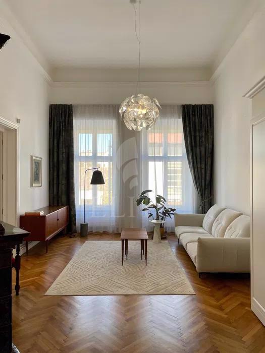 Apartament 4 camere în zona ULTRACENTRALA-1030260