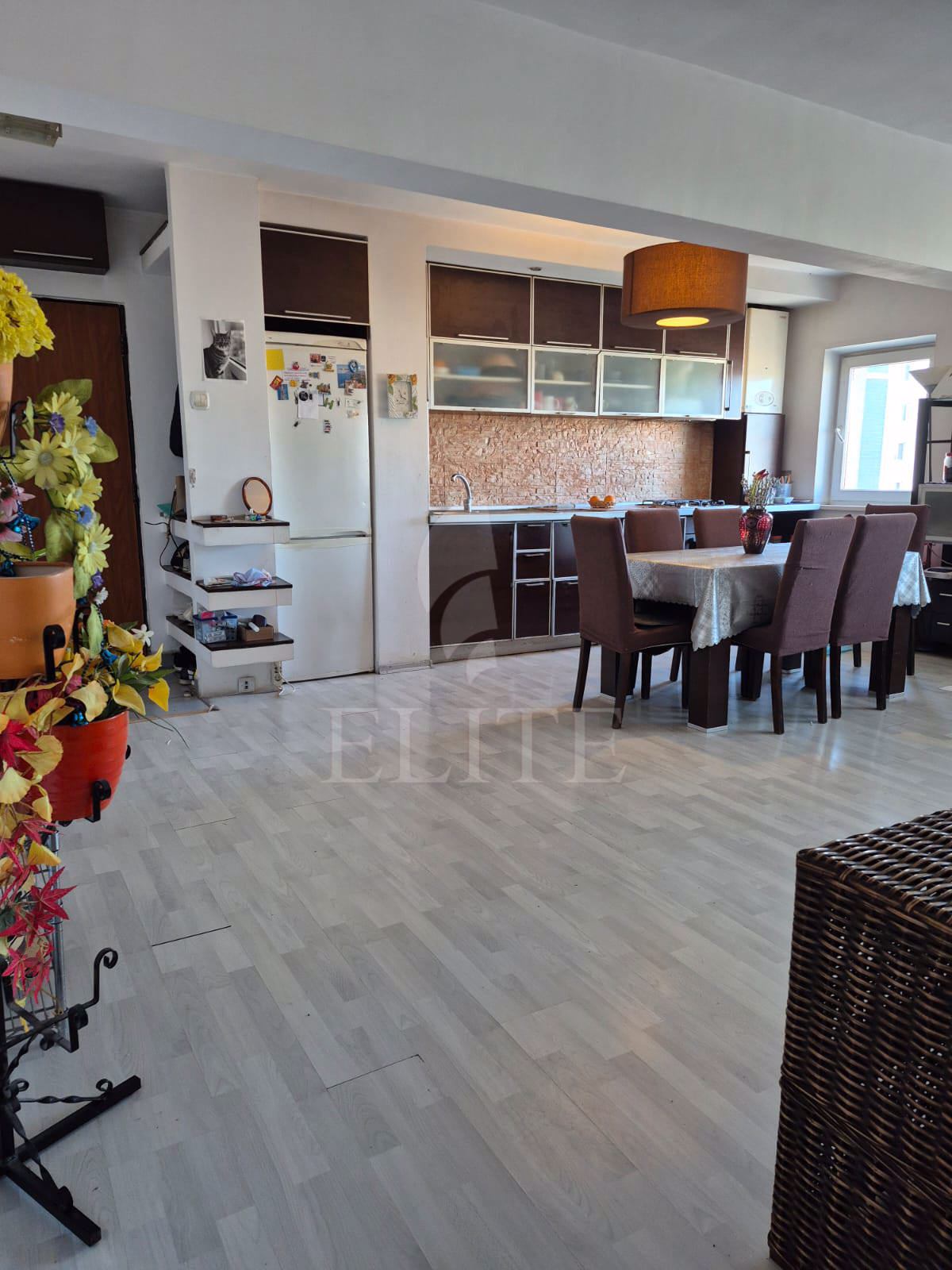 Apartament 4 camere în zona BILLA-1035926