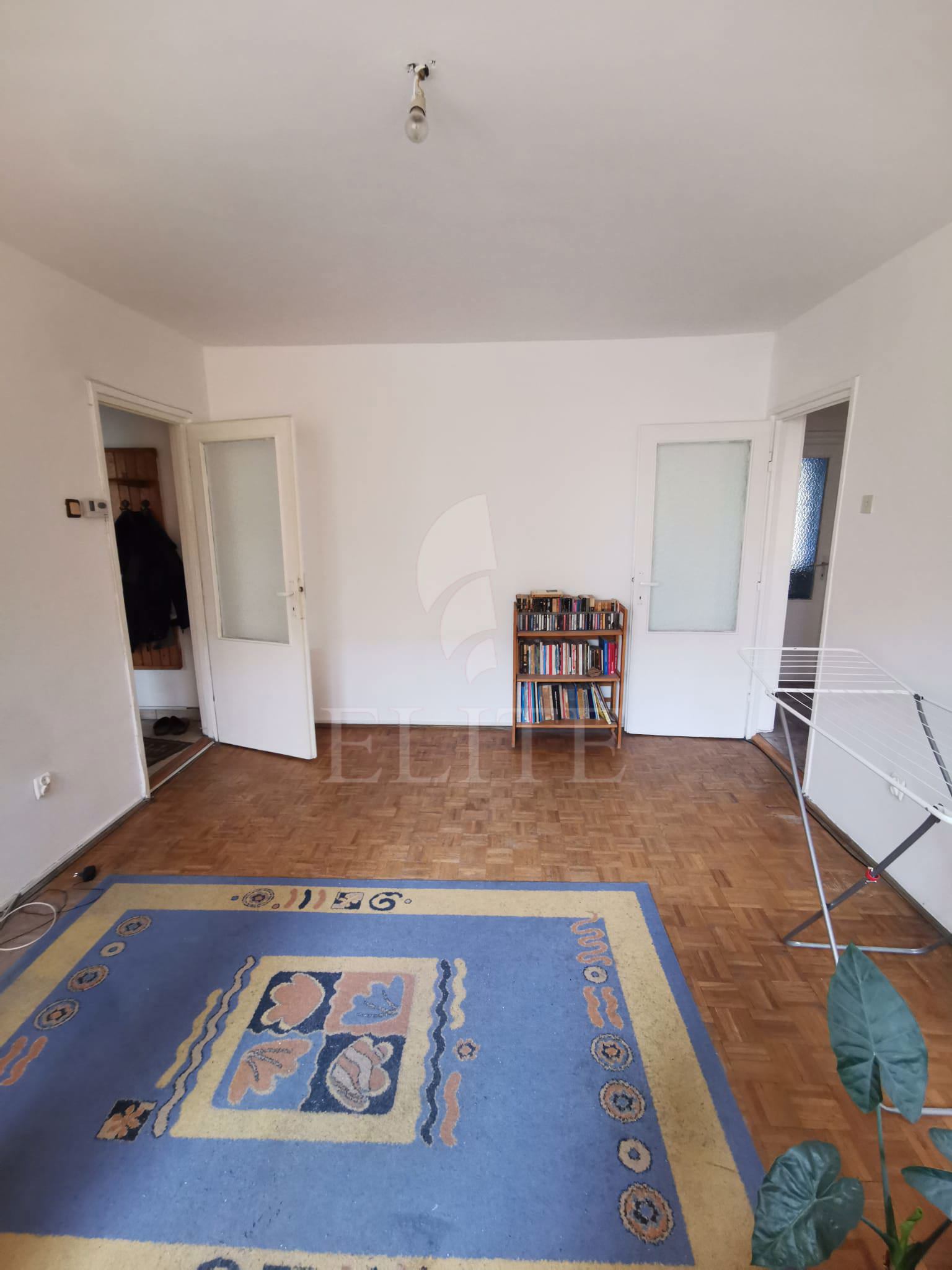 Apartament 3 camere în zona PIATA 14 IULIE-1046400