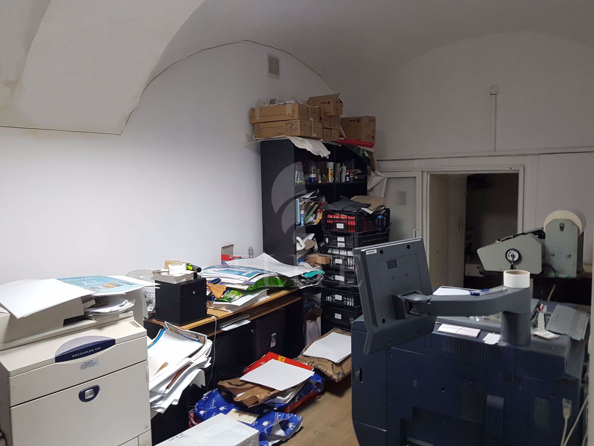Apartament o camera în zona P-ta. Unirii-1048716