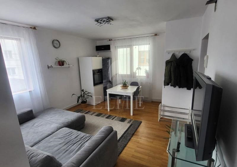 Apartament 3 camere în zona CAMPULUI-1052687