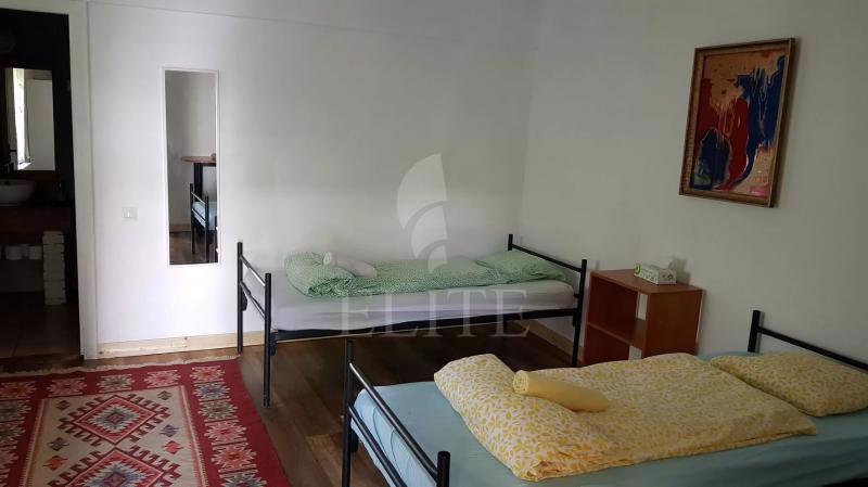 Apartament 4 camere în zona CENTRAL-1054796