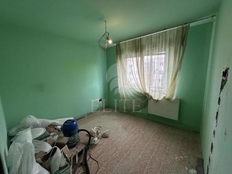 Apartament 4 camere în zona MC DONALDS-1056071