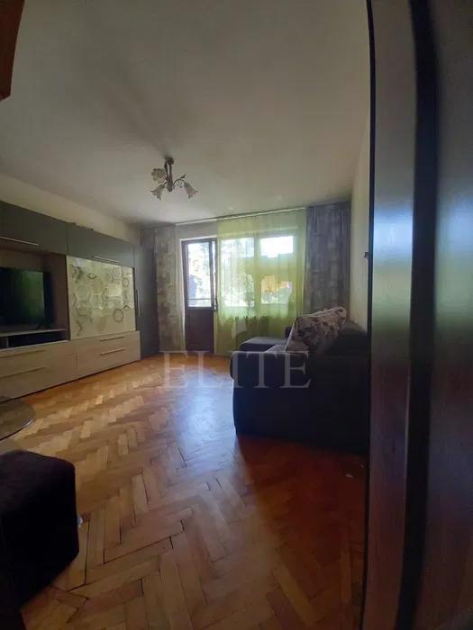 Apartament 3 camere în zona BAITA-1060967