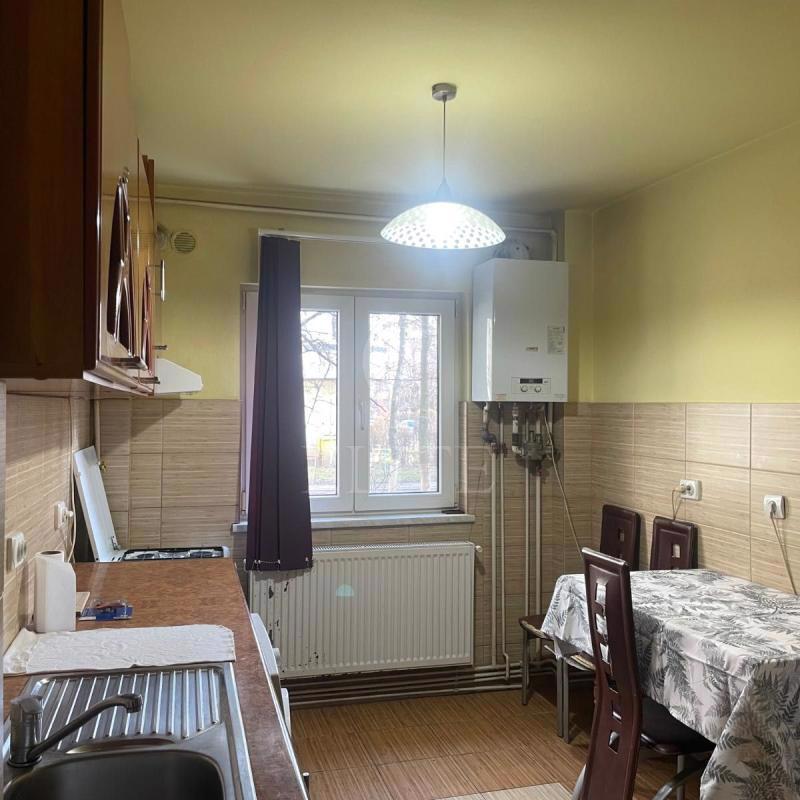 Apartament 3 camere în zona AUREL VLAICU-1065095