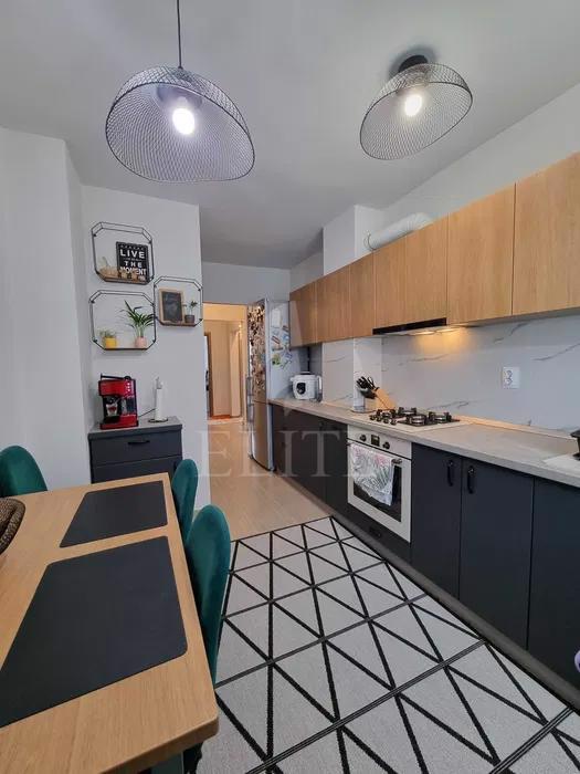 Apartament 4 camere în zona NORA-1070601