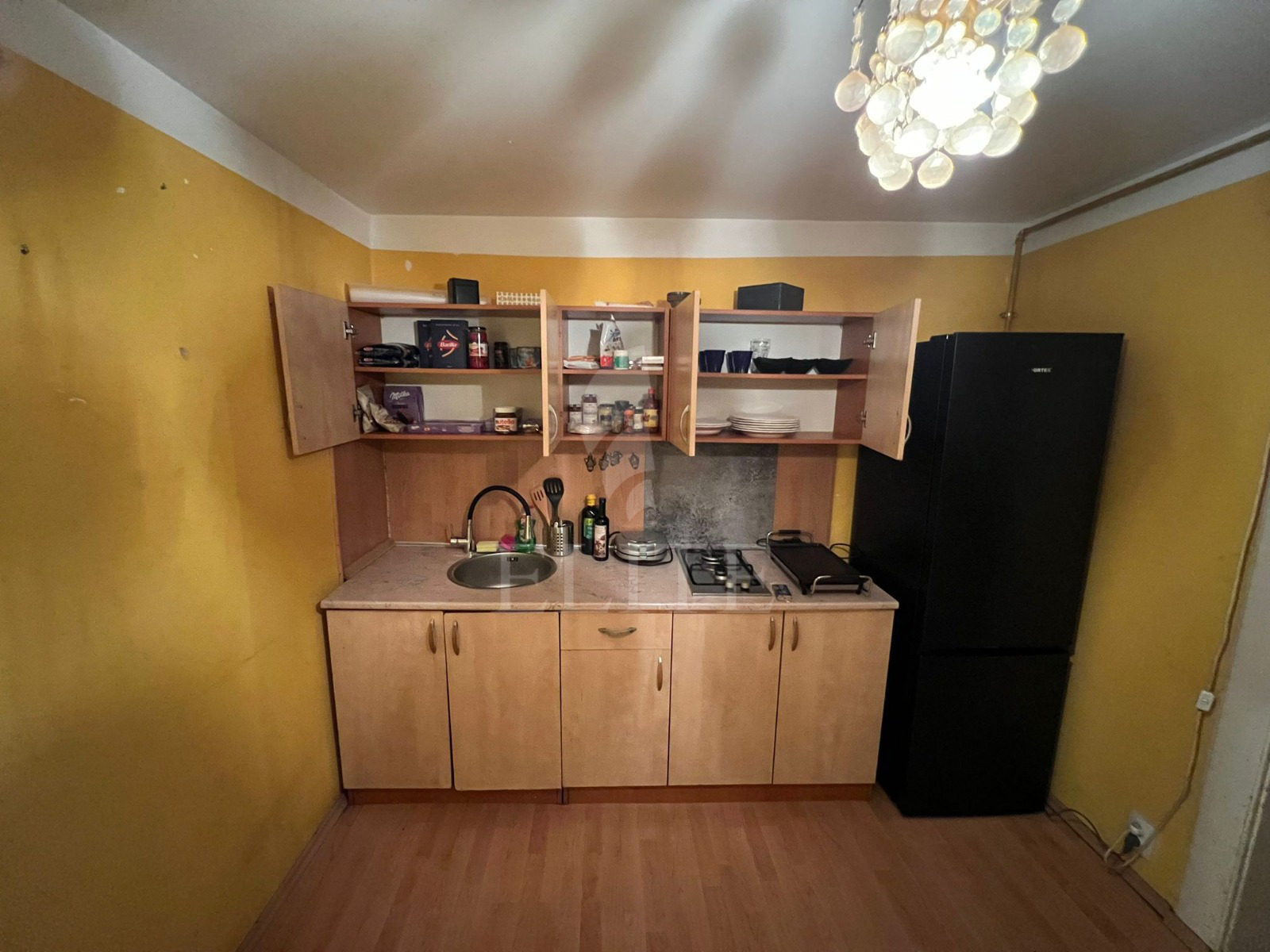 Apartament o camera în zona EROILOR-1071729