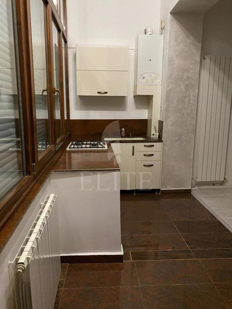 Apartament o camera în zona Republicii-1072122
