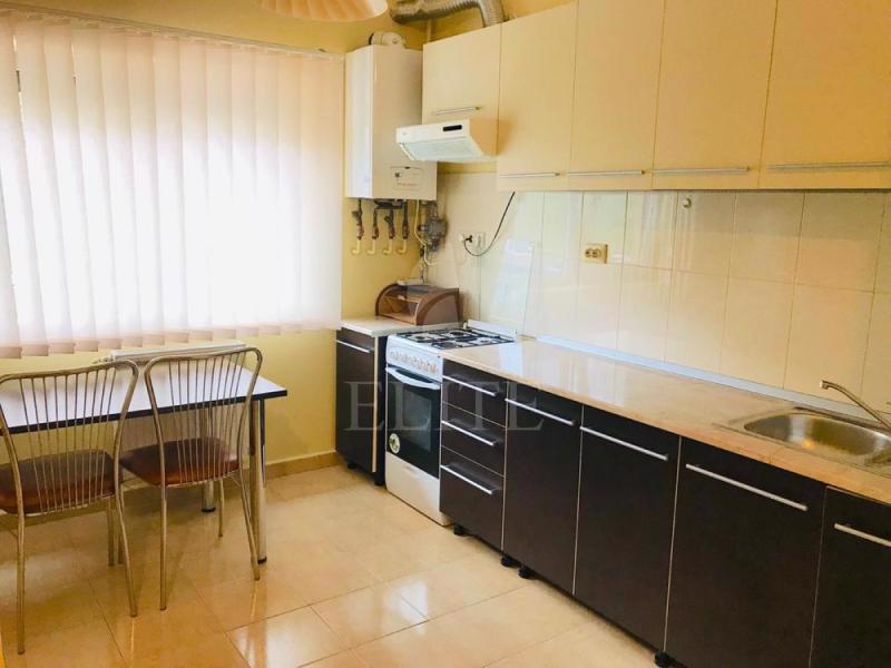 Apartament o camera în zona ZORILOR-1072155