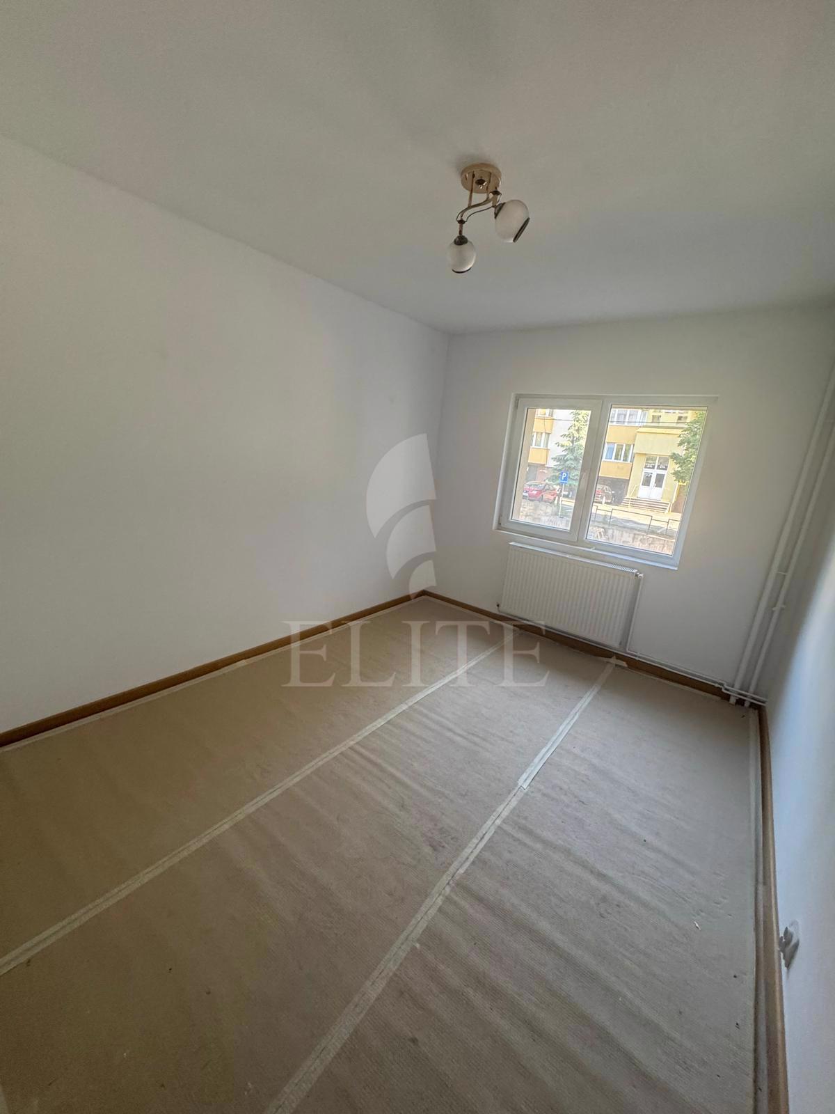 Apartament 3 camere în zona MUNCITORILOR-1073560