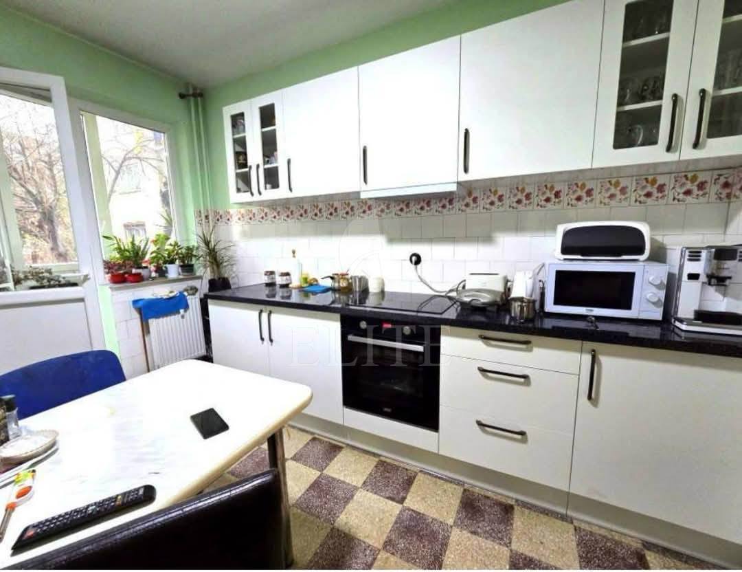 Apartament 3 camere în zona BIOMEDICA-1076230