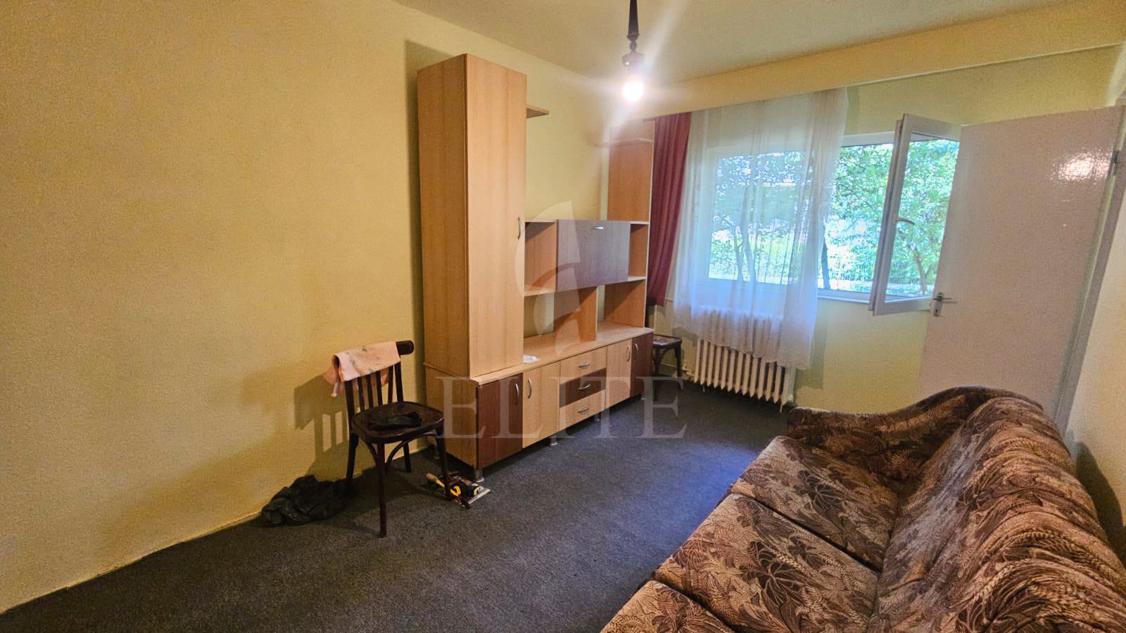 Garsoniera în zona CERNEI-1076305