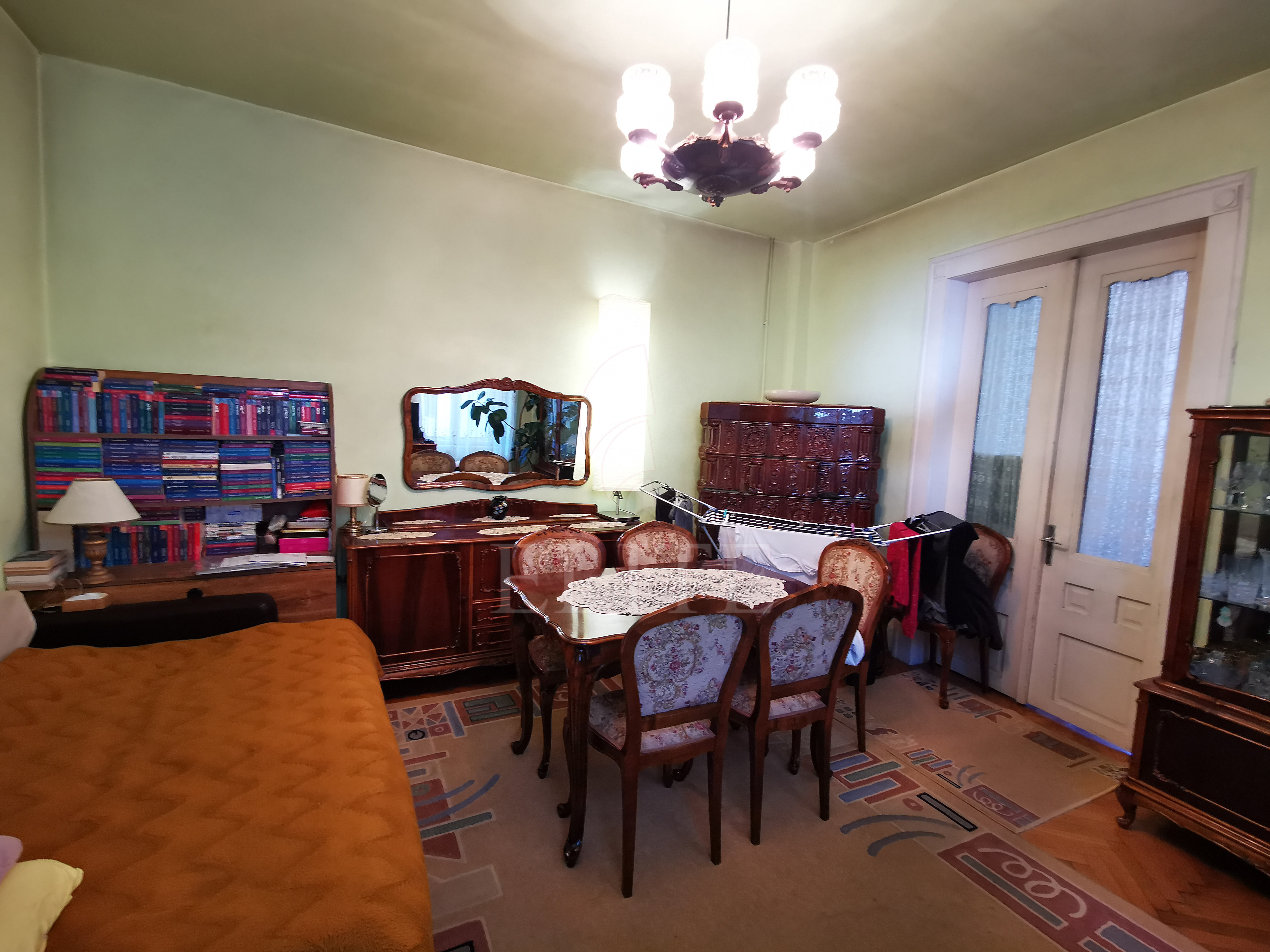Apartament 3 camere în zona SEMICENTRALA-1077936