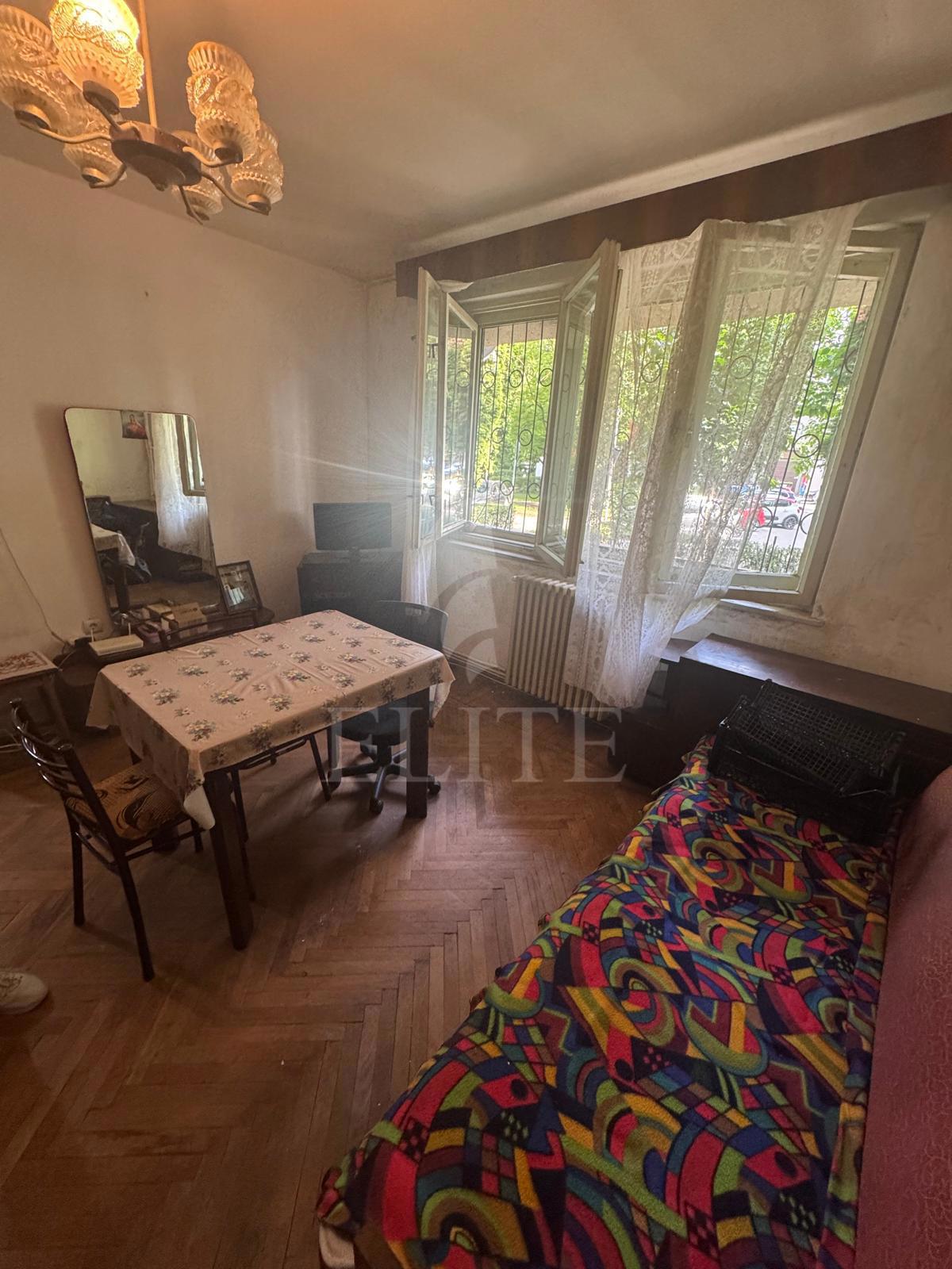 Apartament 2 camere în zona HOTEL ROYAL-1146897