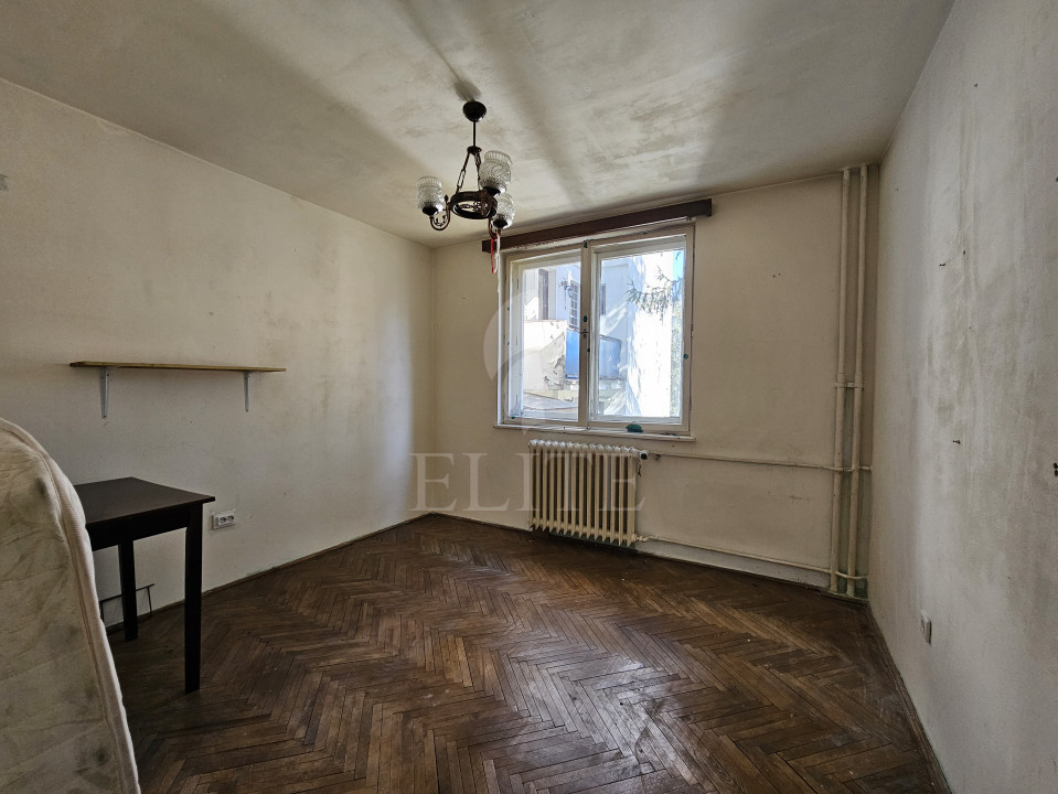 Apartament 3 camere în zona PLOPILOR-1151360