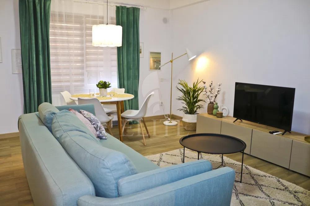 Apartament 4 camere în zona GRUIA-1153440