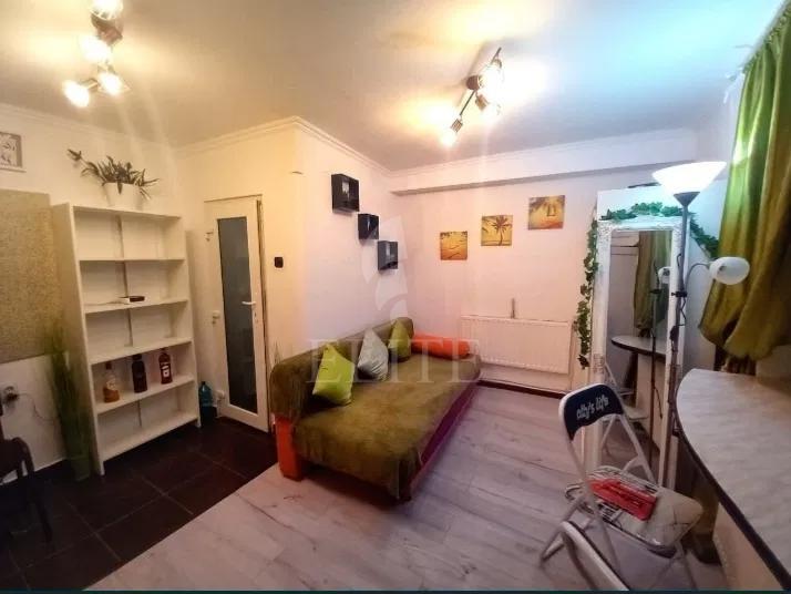 Garsoniera în zona MAGAZINUL CENTRAL-1153512