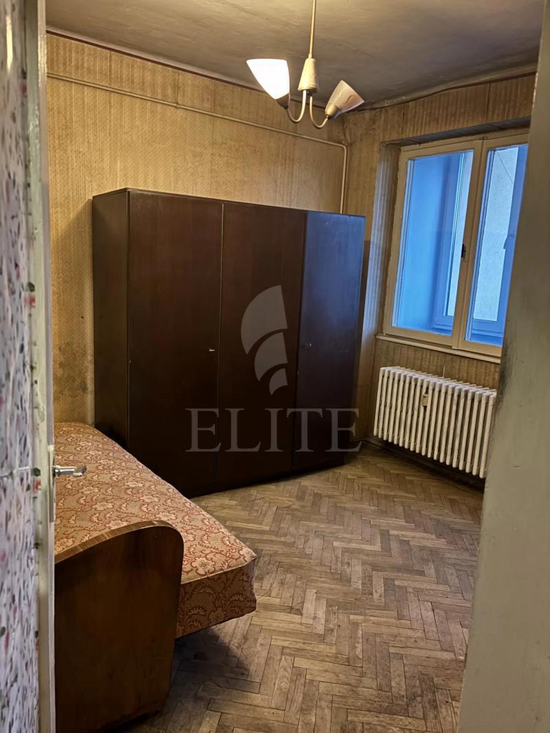 Apartament 4 camere în zona PLOPILOR-1156320