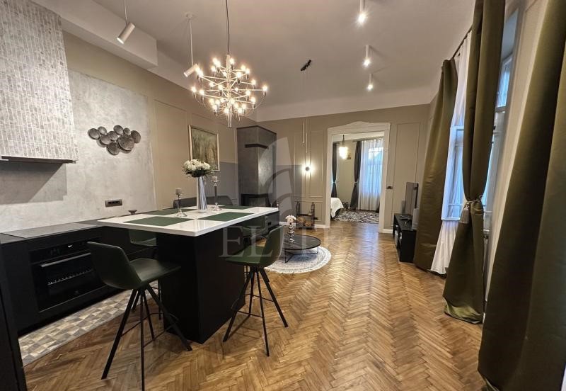 Apartament 3 camere în zona SEMICENTRALA-1156712