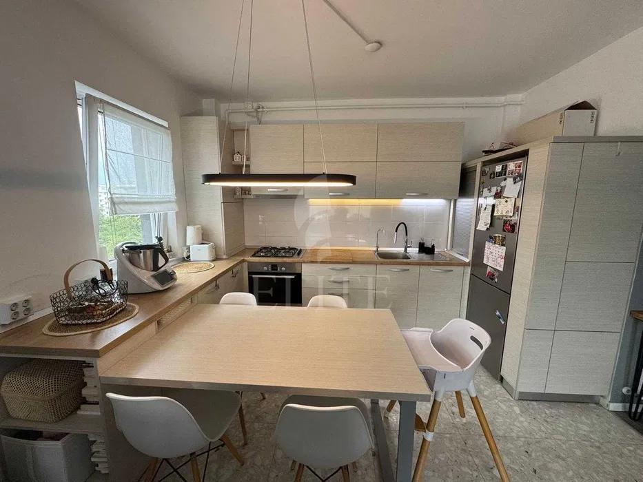 Apartament 3 camere în zona DIANA-1168726