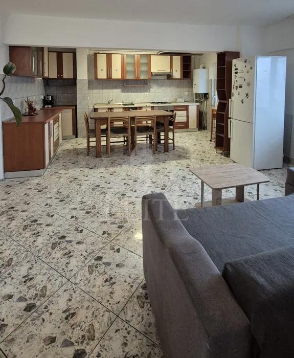 Apartament 4 camere în zona STRAZII CALEA FLORESTI-1170566