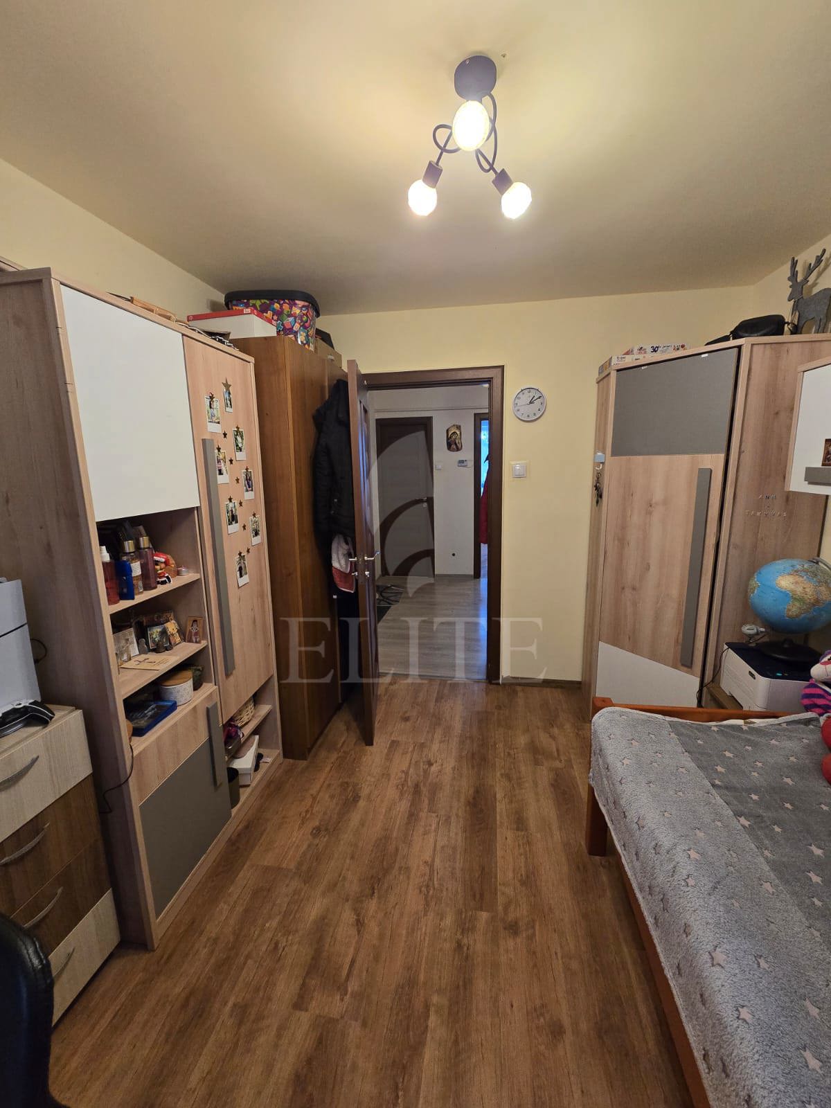 Apartament 4 camere în zona STRAZII MEHEDINTI-1171045