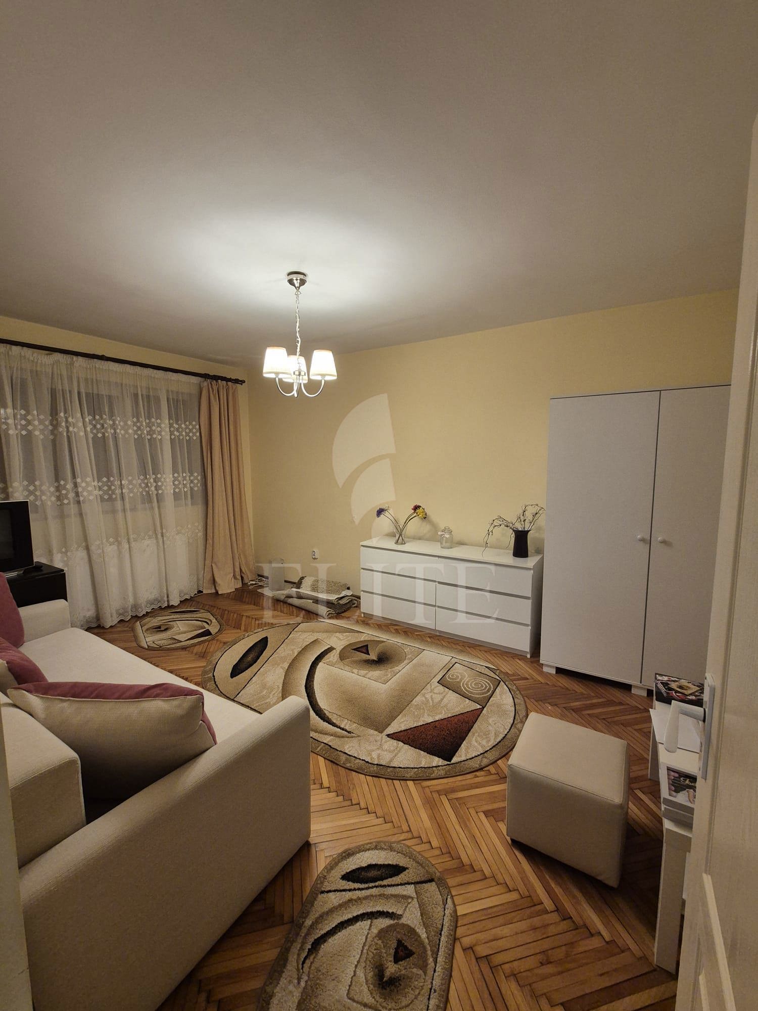 Apartament o camera în zona FORTUNA-1171838