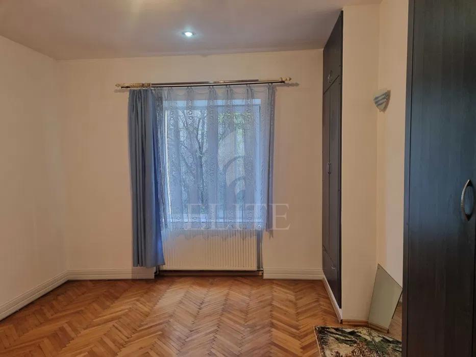 Apartament 3 camere în zona SEMICENTRALA-1171973