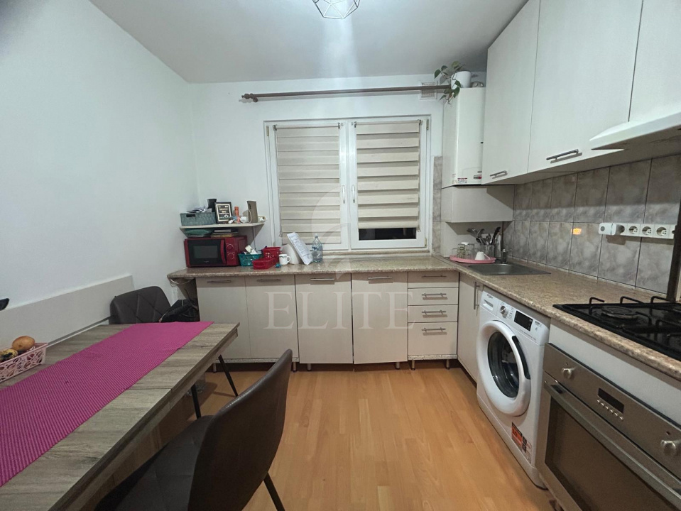 Apartament 3 camere în zona STRAZII PARANG-1173407