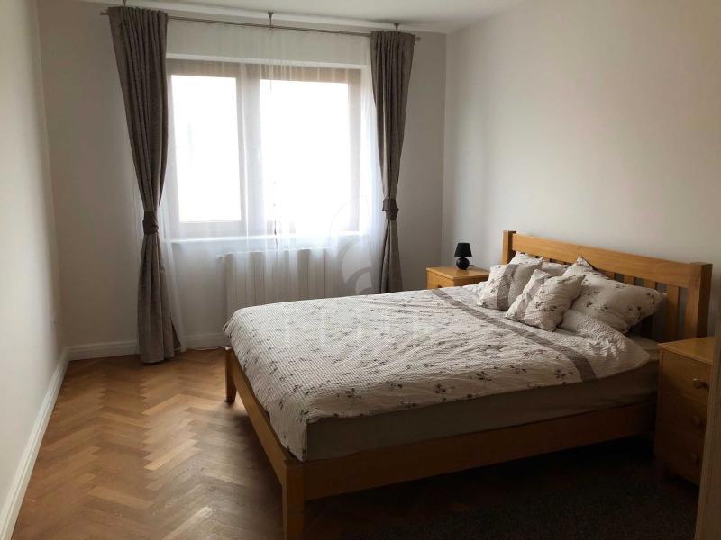 Apartament 4 camere în zona PIATA ENGELS-1180693
