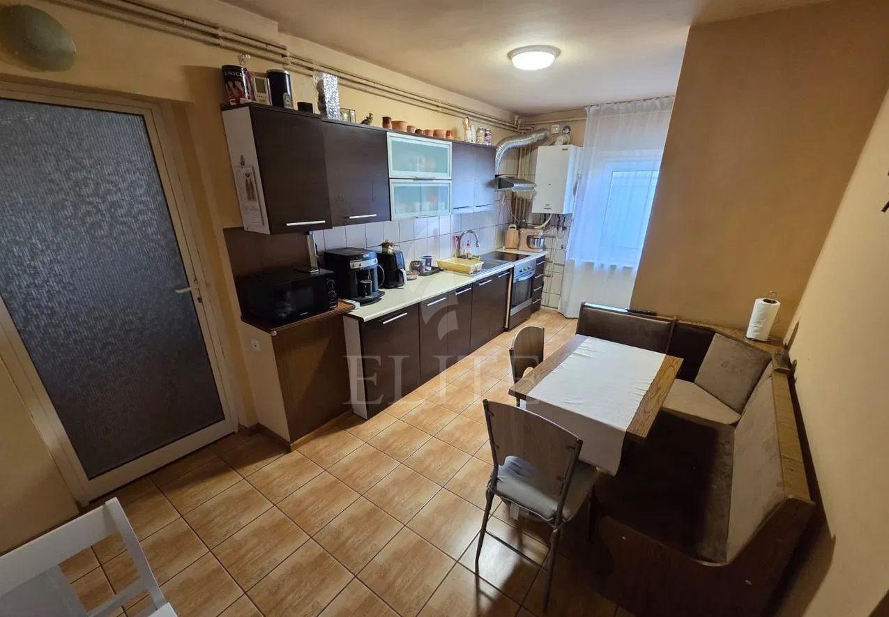 Apartament 3 camere în zona INTRE LACURI-1182513