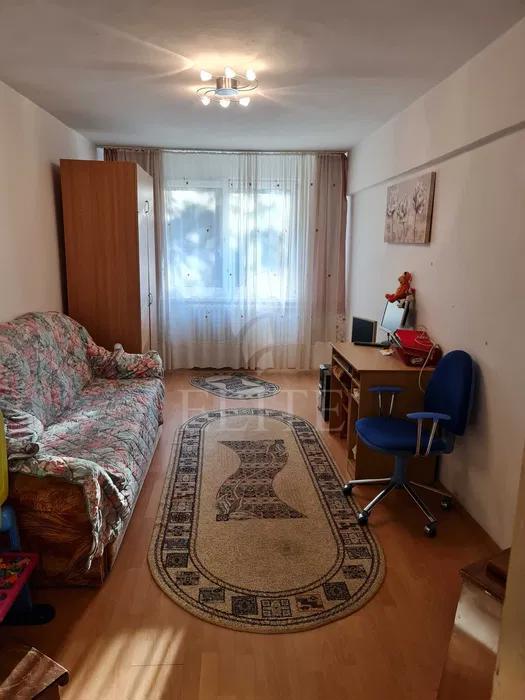 Apartament 3 camere în zona DAMBUL ROTUND-1183855