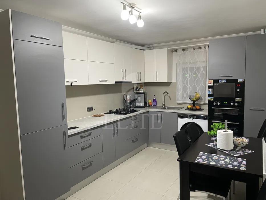 Apartament 3 camere în zona INTRE LACURI-1185455