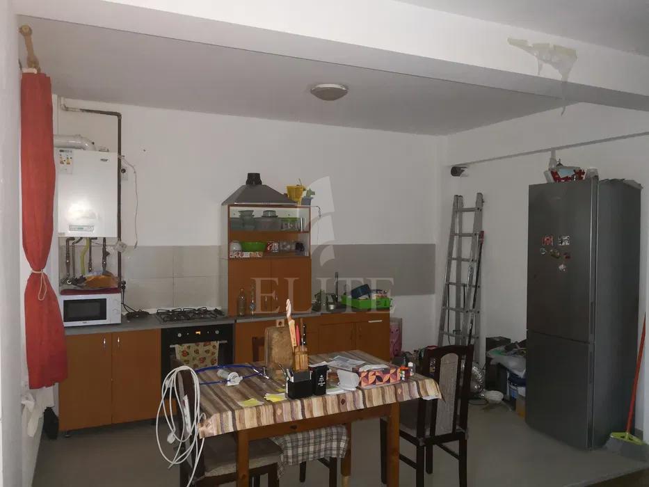 Apartament 3 camere în zona EUROPA-1185691