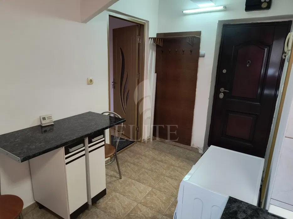 Apartament o camera în zona BILLA-1186344