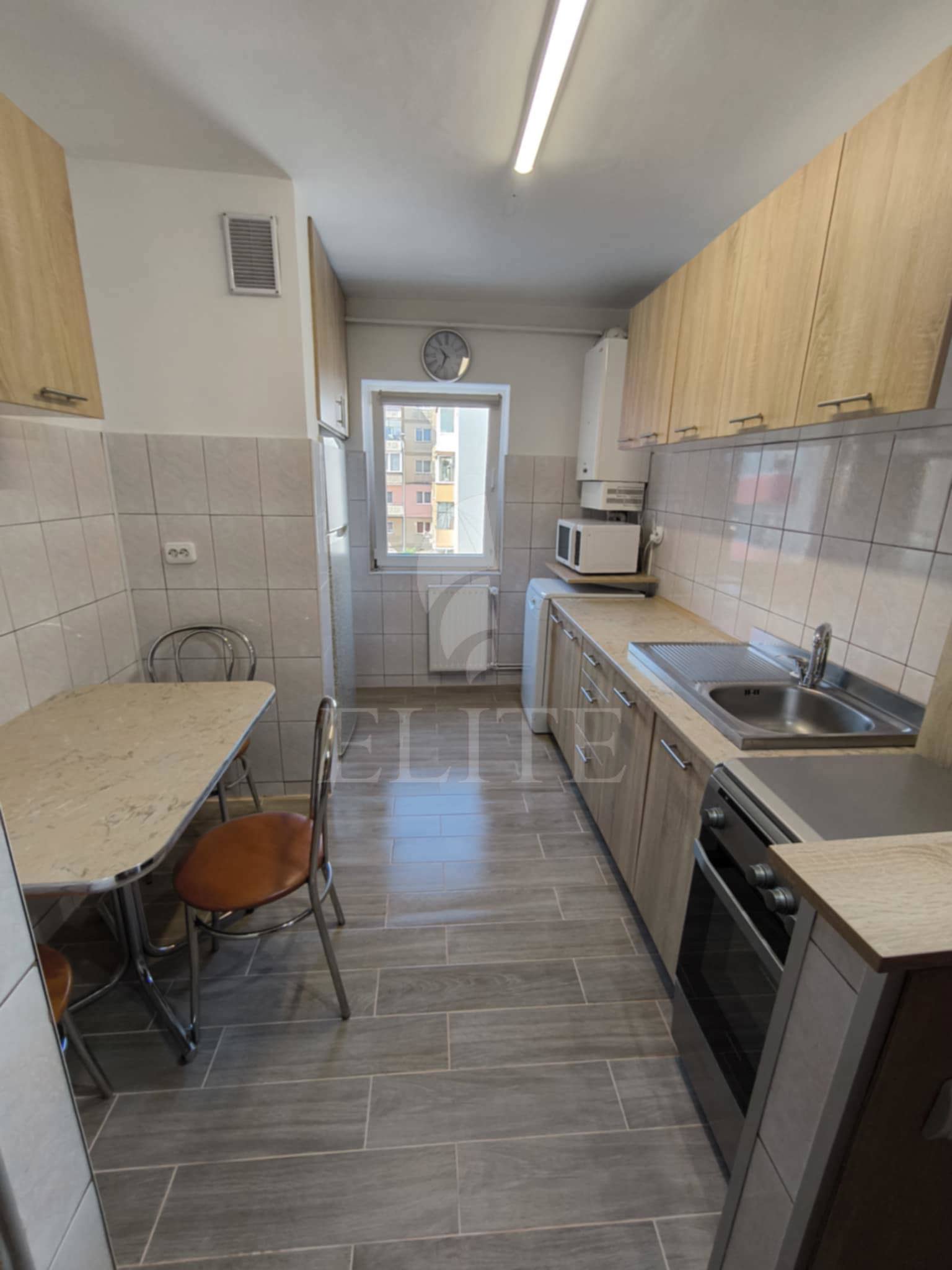 Apartament 2 camere în zona STRAZII RETEZAT-1187101