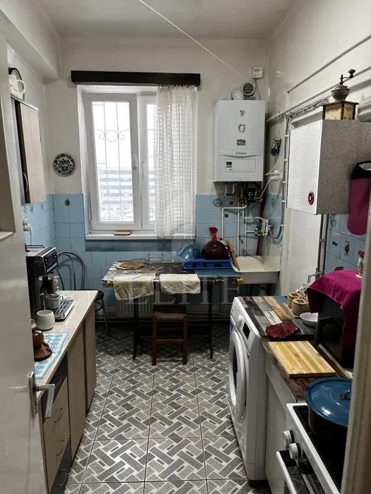 Apartament 3 camere în zona FACULTATII DE LITERE-1187575