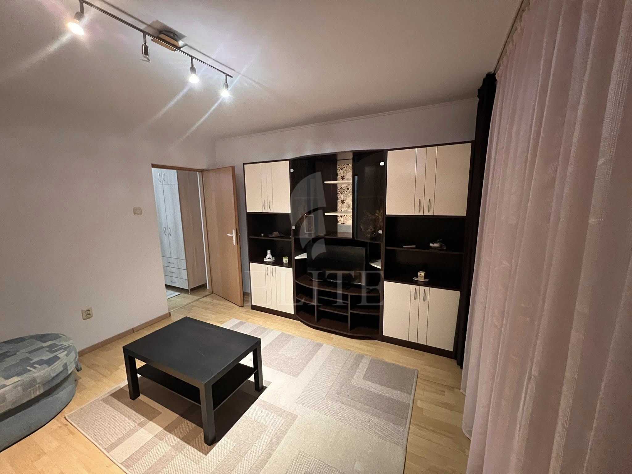 Apartament o camera în zona GRIGORE ALEXANDRESCU-1188917