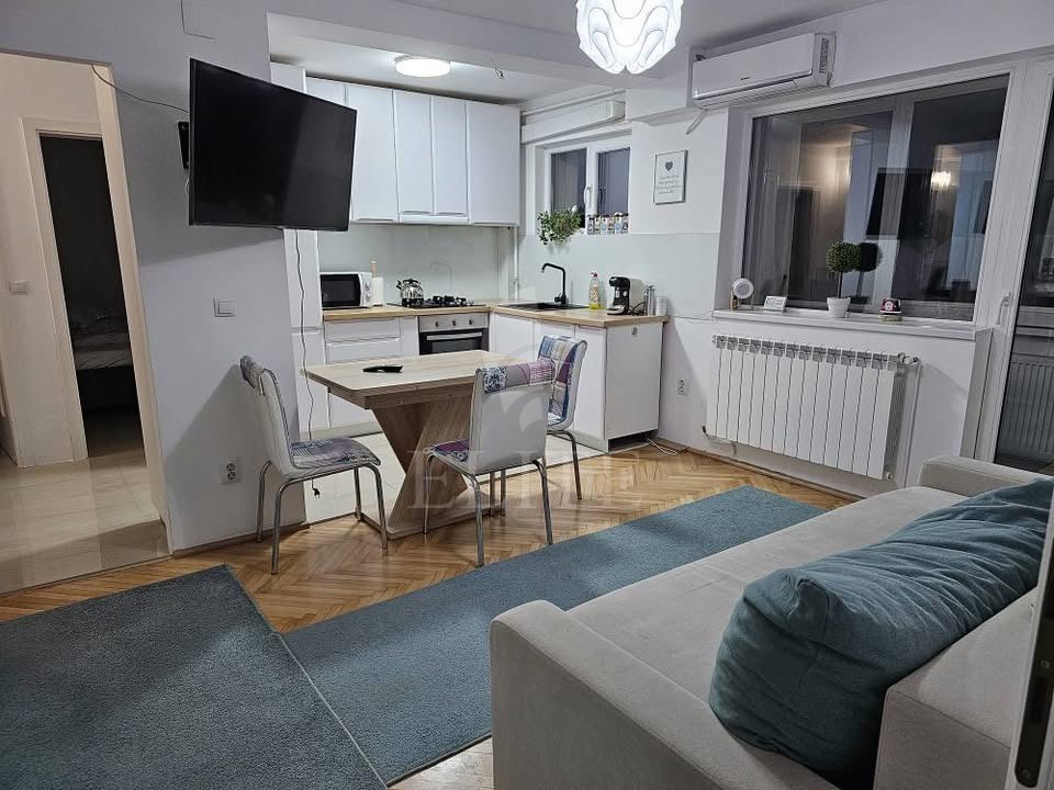 Apartament 4 camere în zona ACADEMIA DE MUZICA-1189811