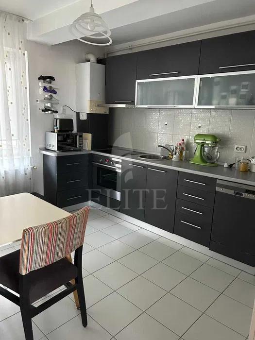 Apartament 4 camere în zona EUROPA-1193198