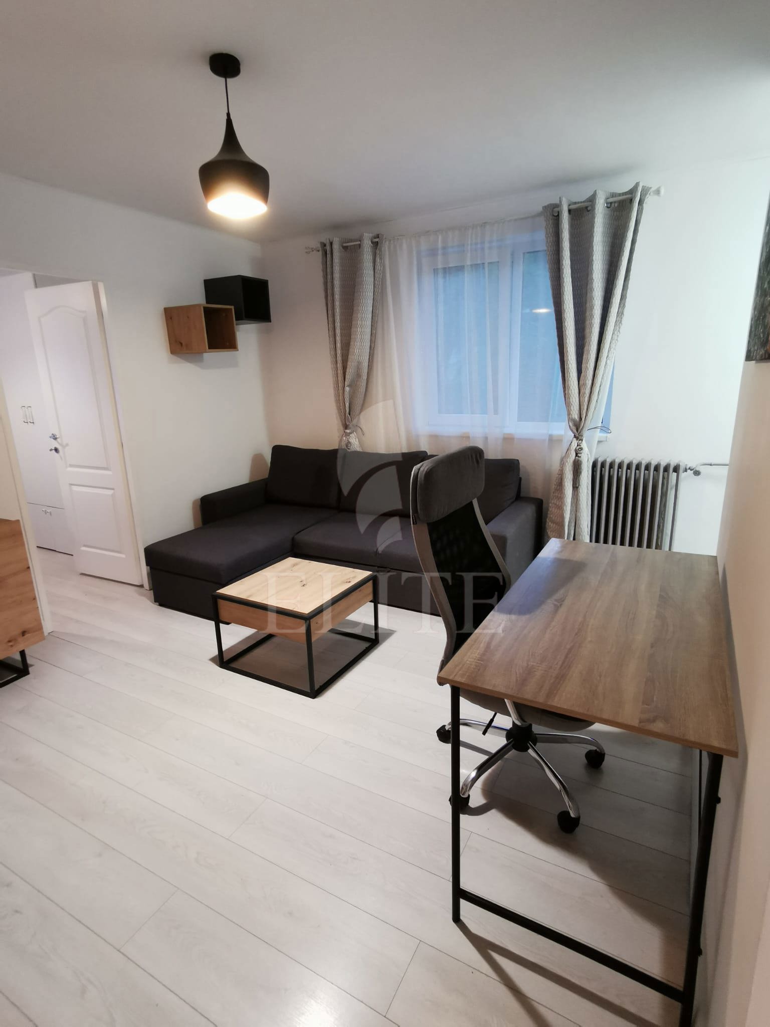 Apartament 3 camere în zona STRAZII LACRAMIOARELOR-1193662