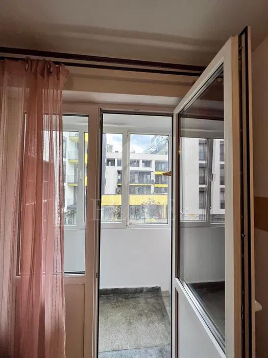 Apartament 3 camere în zona SEMICENTRALA-P-ta Abator-1193799