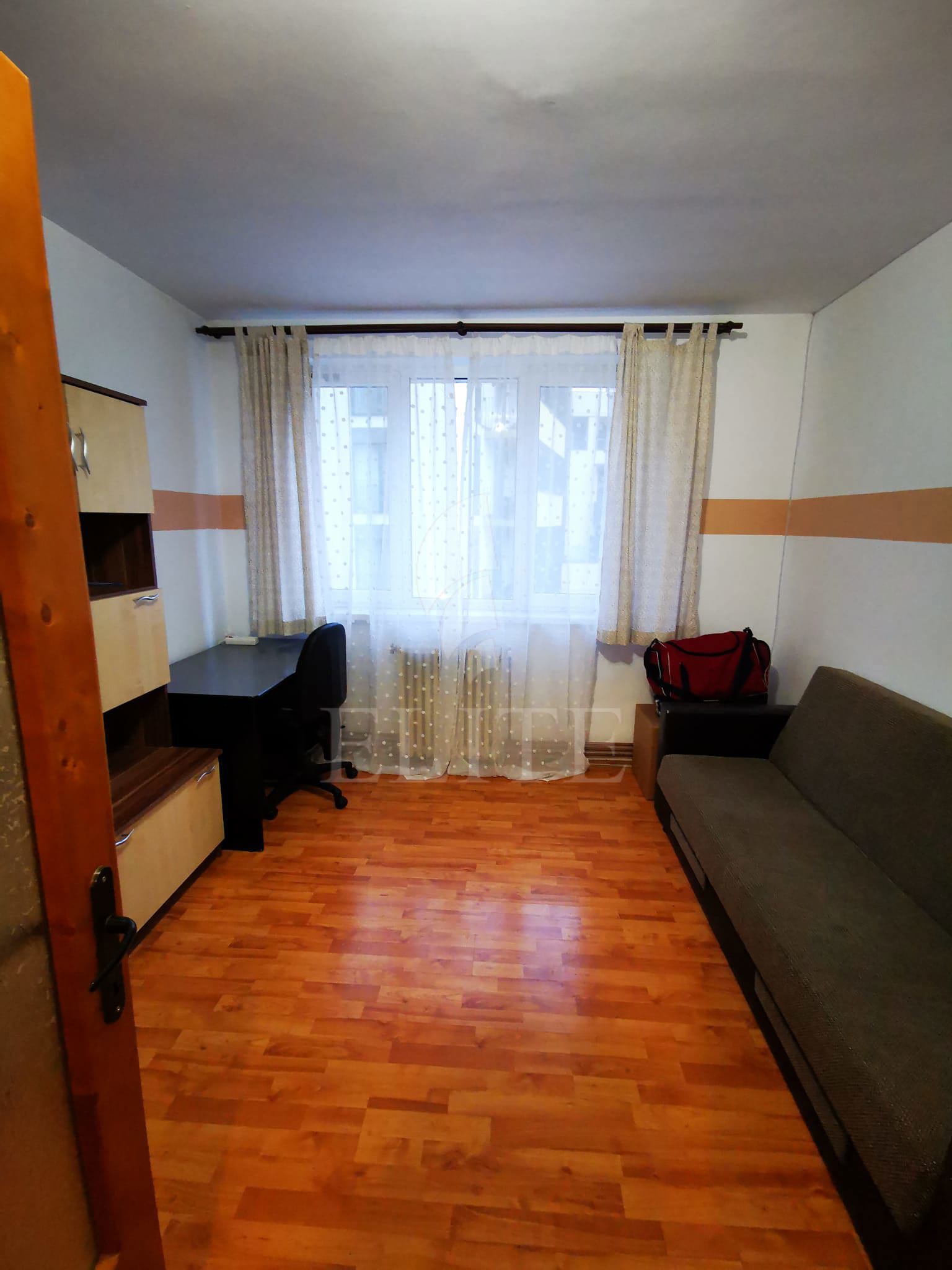 Apartament 3 camere în zona SEMICENTRALA-P-ta Abator-1194452