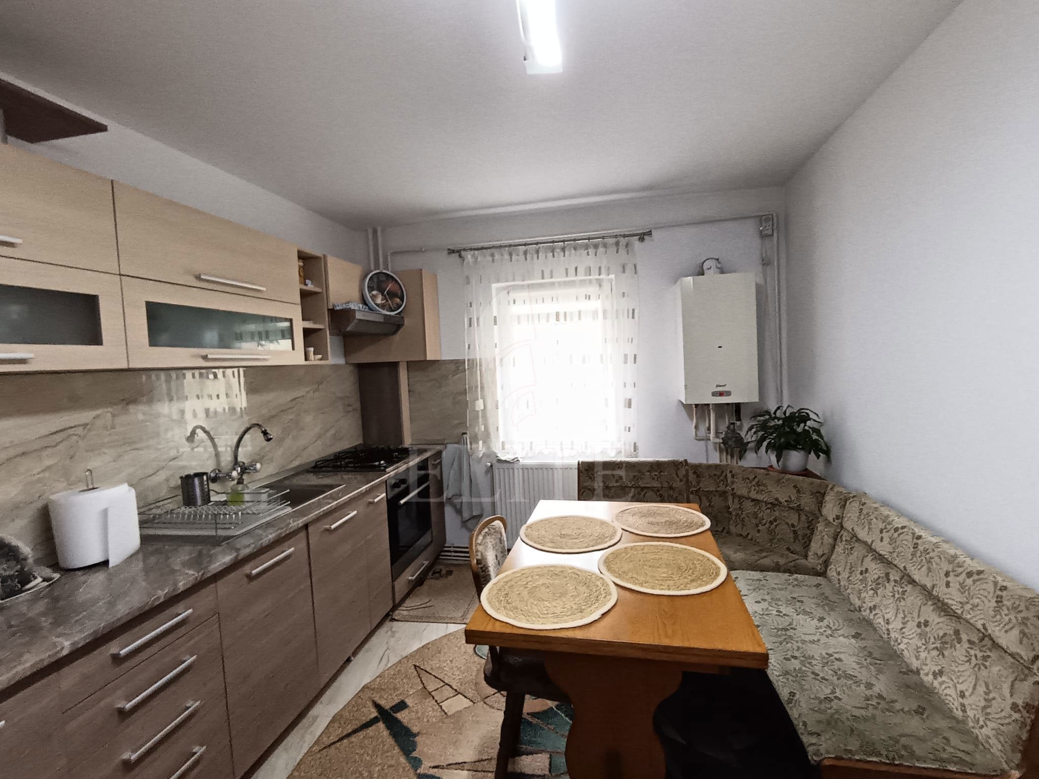 Apartament 3 camere în zona STRAZII PLOPILOR NOI-1196159