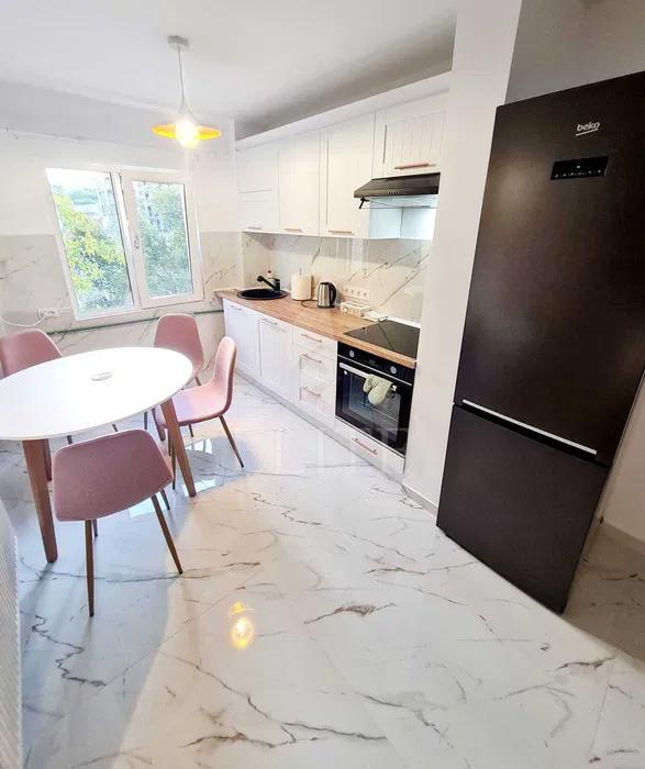 Apartament 3 camere în zona COLINA-1201381