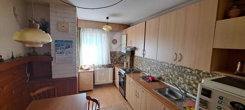 Apartament 3 camere în zona INTERSERVISAN-1202279