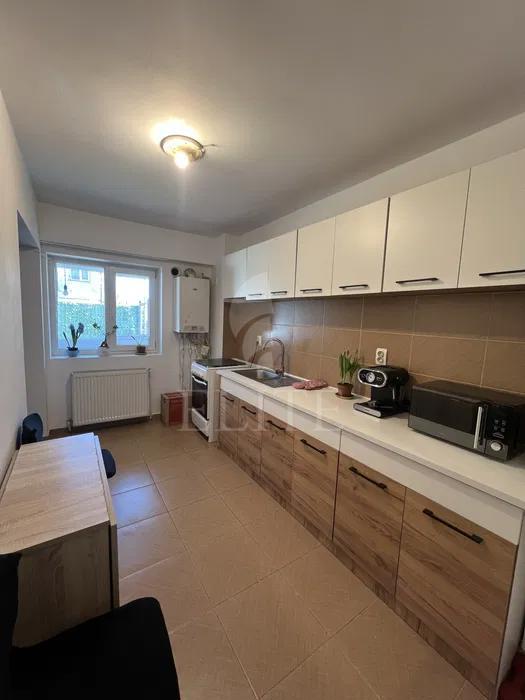 Apartament o camera în zona STRAZII SOBARILOR-1204776